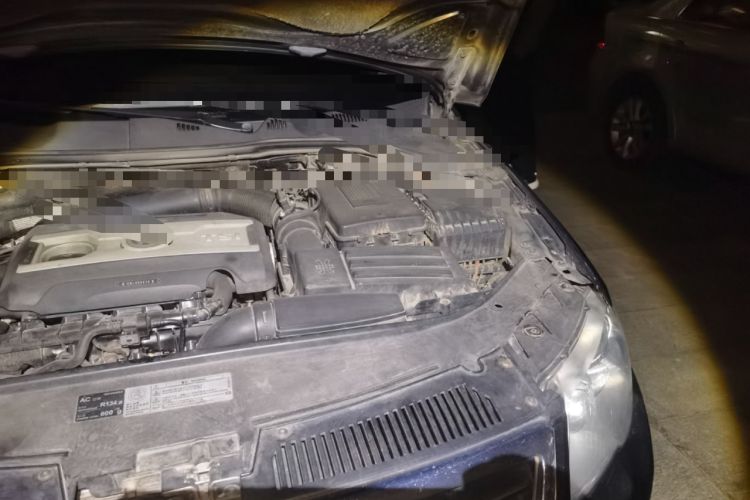 Used Volkswagen Magotan 2011 2.0 TSI DSG Luxury Edition Engine Bay Left