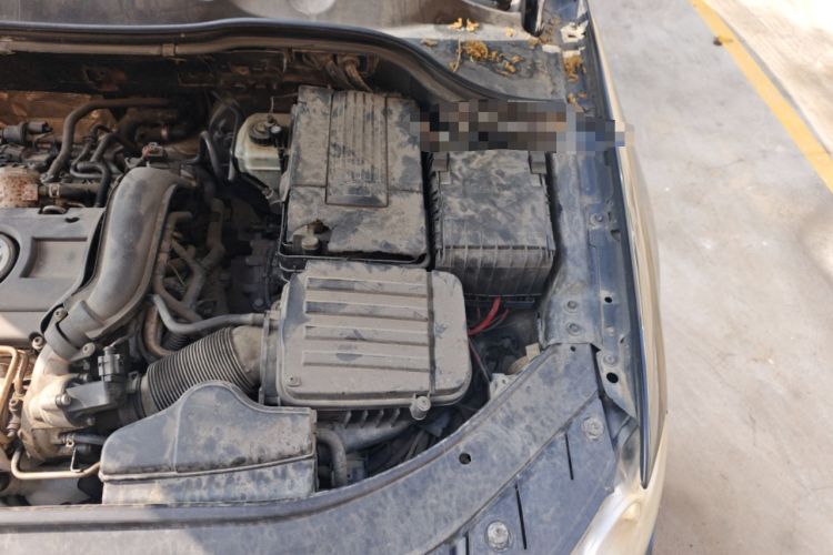 Used Volkswagen Magotan 2011 1.4 TSI Elite Edition Engine Bay Left