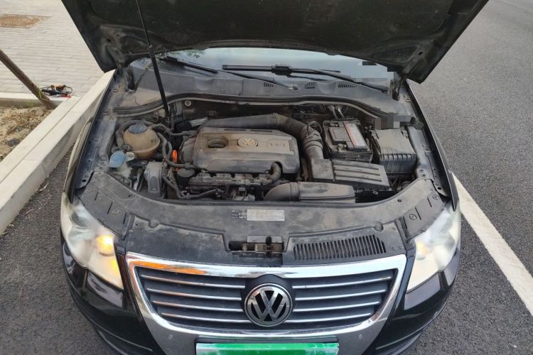 Used Volkswagen Magotan 2011 2.0 TSI DSG Comfort Edition Engine Bay