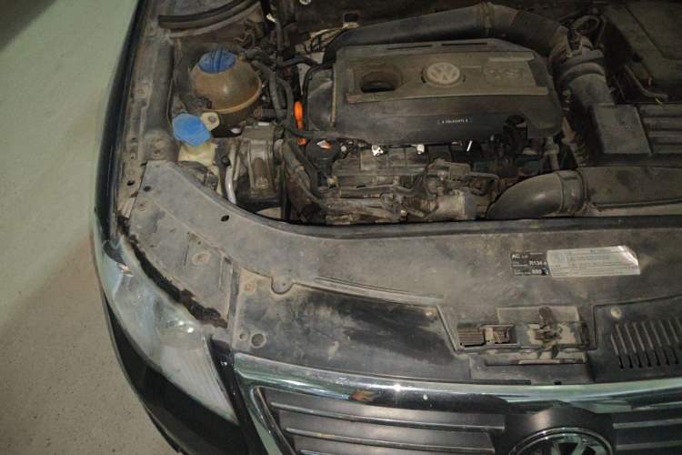Used Volkswagen Magotan 2011 2.0 TSI DSG Luxury Edition Engine Bay Right