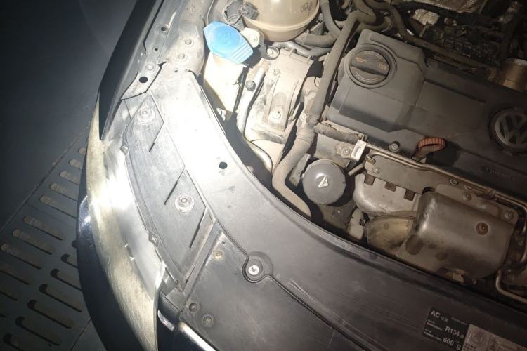Used Volkswagen Magotan 2011 1.4 TSI Elite Edition Engine Bay Right