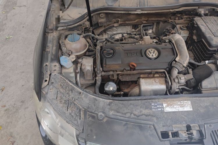 Used Volkswagen Magotan 2011 1.4 TSI Elite Edition Engine Bay Right