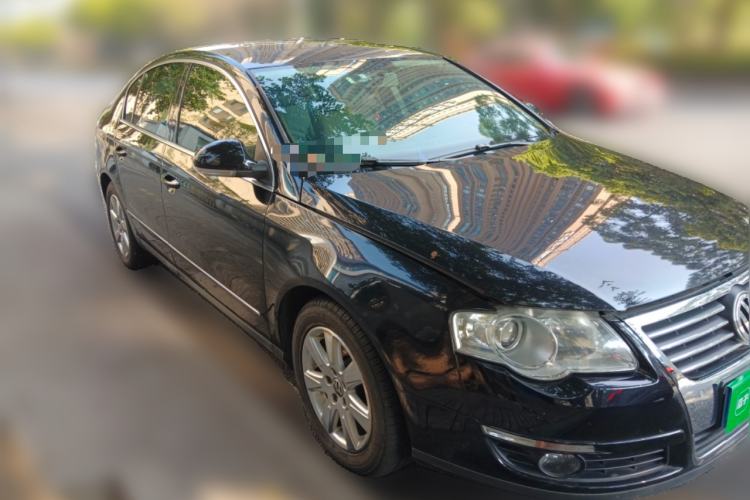 Used Volkswagen Magotan 2011 1.4 TSI Elite Edition Front Right 45 Deg