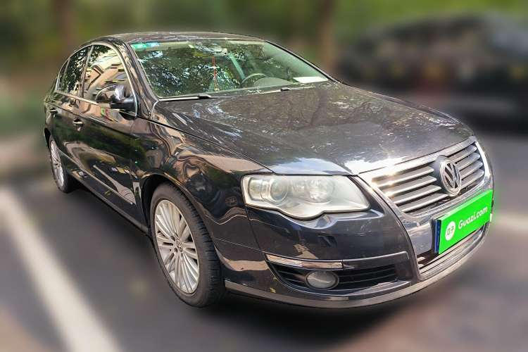 Used Volkswagen Magotan 2011 2.0 TSI DSG Luxury Edition Front Right 45 Deg