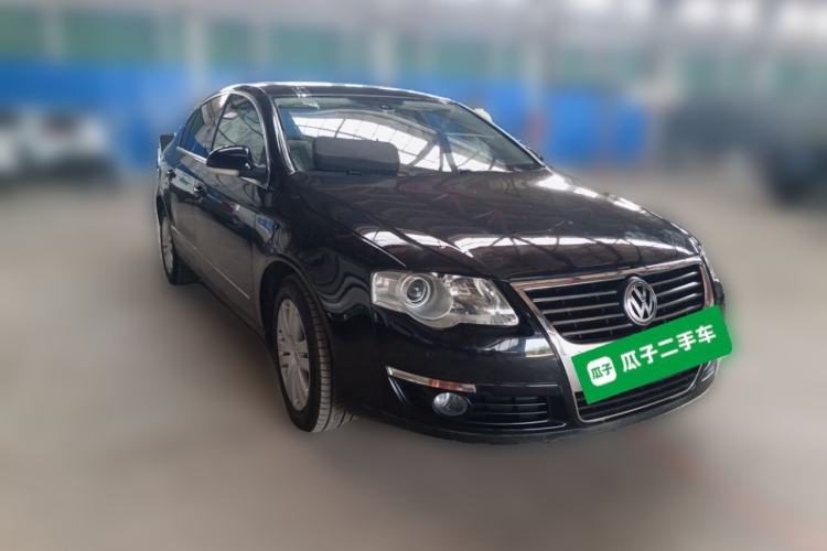 Used Volkswagen Magotan 2011 1.8TSI DSG Luxury Model Front Right 45 Deg