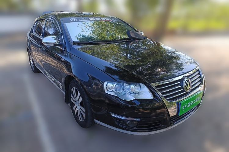 Used Volkswagen Magotan 2011 1.8TSI DSG Comfort Model Front Right 45 Deg