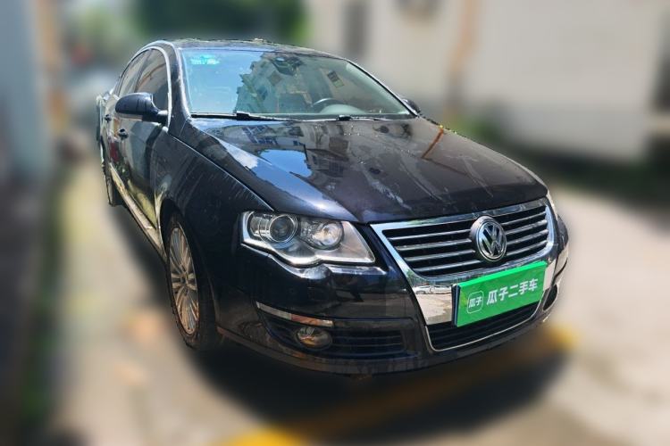 Used Volkswagen Magotan 2011 2.0 TSI DSG Comfort Edition Front Right 45 Deg