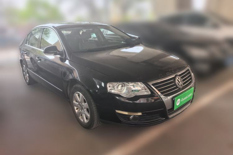 Used Volkswagen Magotan 2011 1.4 TSI Elite Edition Front Right 45 Deg