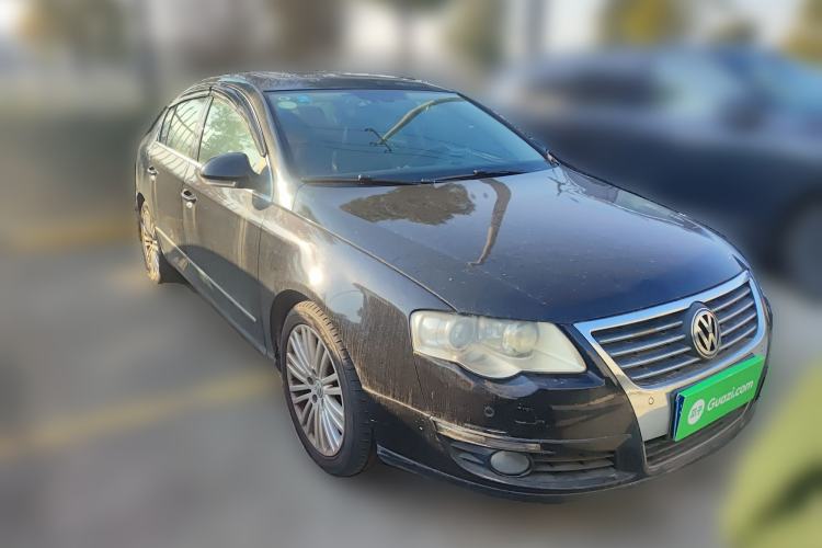 Used Volkswagen Magotan 2011 2.0 TSI DSG Comfort Edition Front Right 45 Deg