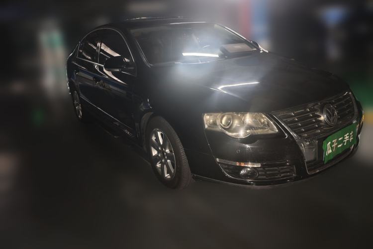 Used Volkswagen Magotan 2011 1.4 TSI Elite Edition Front Right 45 Deg