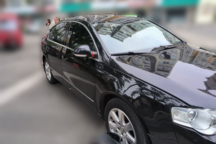 Used Volkswagen Magotan 2011 1.4 TSI Elite Edition Front Right 45 Deg