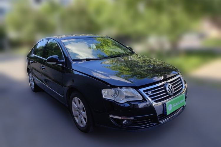 Used Volkswagen Magotan 2011 1.4 TSI Elite Edition Front Right 45 Deg