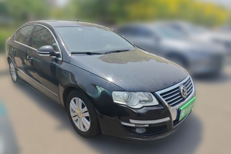 Used Volkswagen Magotan 2011 1.8TSI DSG Luxury Model Front Right 45 Deg