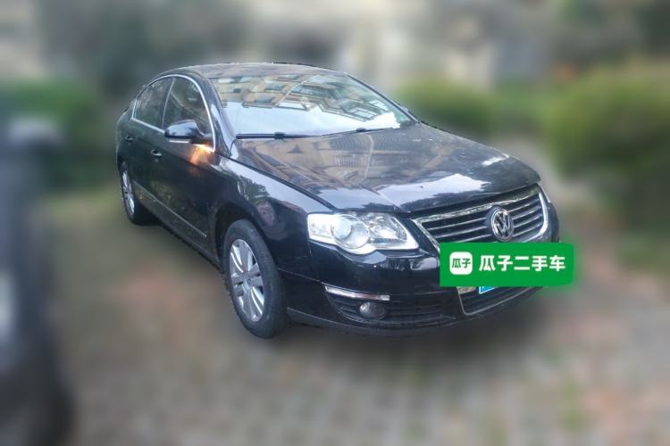 Used Volkswagen Magotan 2011 1.8TSI DSG Comfort Model Front Right 45 Deg
