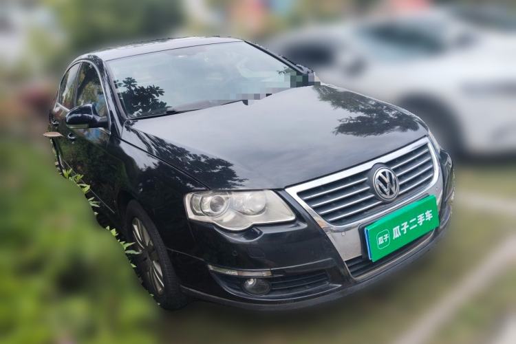 Used Volkswagen Magotan 2011 1.8TSI DSG Luxury Model Front Right 45 Deg