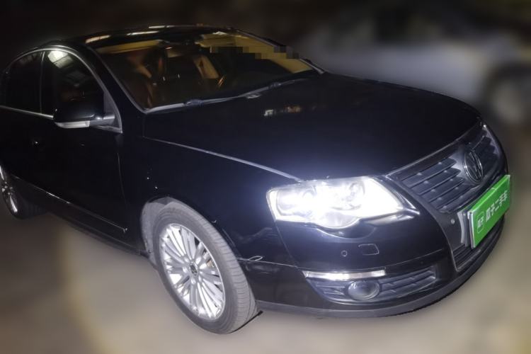 Used Volkswagen Magotan 2011 2.0 TSI DSG Luxury Edition Front Right 45 Deg