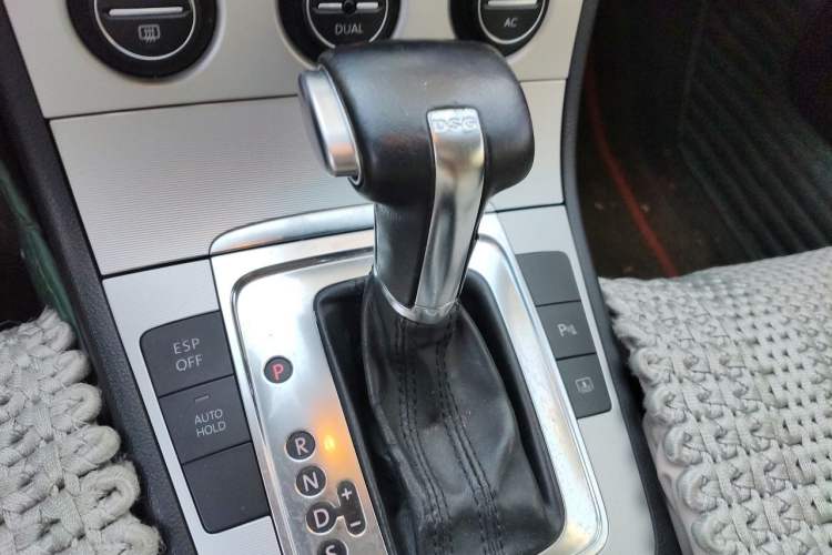 Used Volkswagen Magotan 2011 1.8TSI DSG Luxury Model Gear Lever