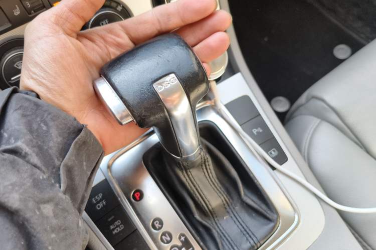 Used Volkswagen Magotan 2011 1.8TSI DSG Luxury Model Gear Lever