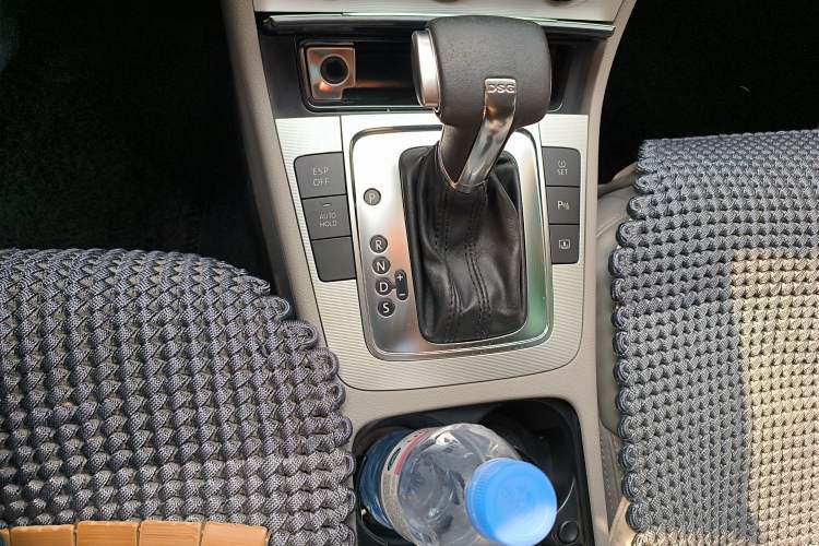 Used Volkswagen Magotan 2011 2.0 TSI DSG Luxury Edition Gear Lever