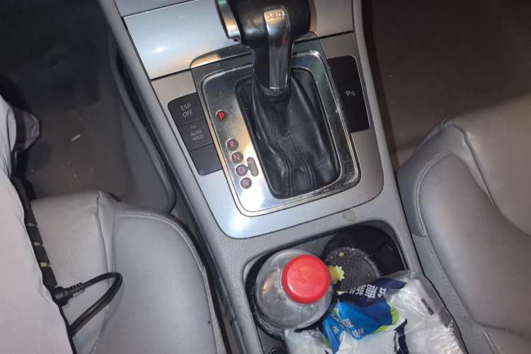 Used Volkswagen Magotan 2011 1.4 TSI Elite Edition Gear Lever