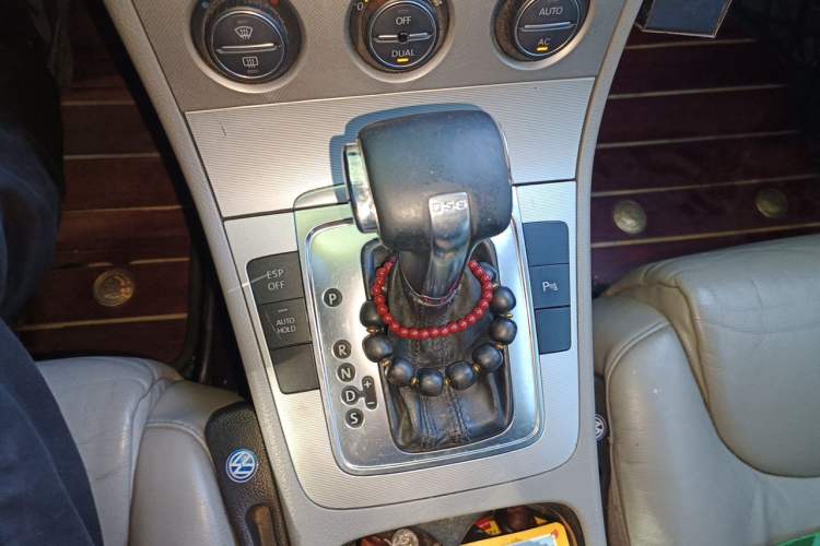 Used Volkswagen Magotan 2011 1.8TSI DSG Comfort Model Gear Lever