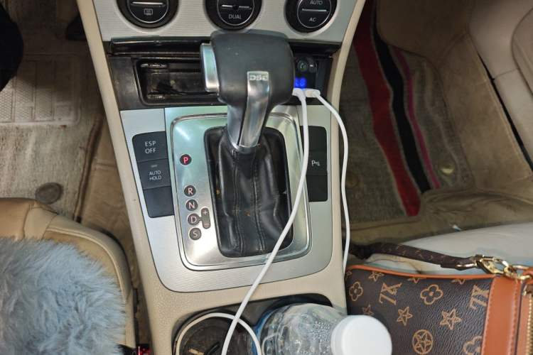 Used Volkswagen Magotan 2011 1.8TSI DSG Comfort Model Gear Lever