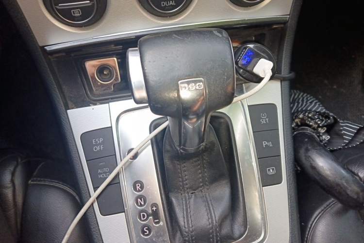Used Volkswagen Magotan 2011 2.0 TSI DSG Luxury Edition Gear Lever