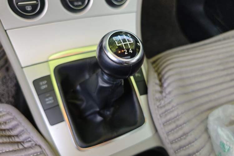 Used Volkswagen Magotan 2011 1.8TSI Manual Comfort Model Gear Lever