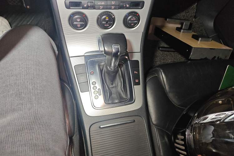 Used Volkswagen Magotan 2011 1.8TSI DSG Luxury Model Gear Lever