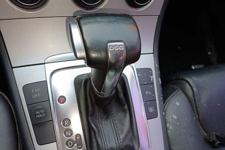 Used Volkswagen Magotan 2011 1.8TSI DSG Comfort Model Gear Lever