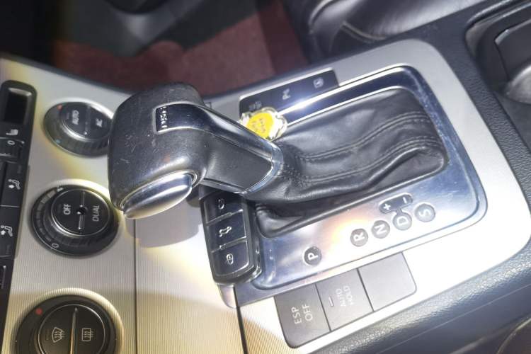 Used Volkswagen Magotan 2011 2.0 TSI DSG Luxury Edition Gear Lever