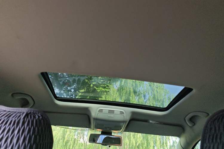 Used Volkswagen Magotan 2011 1.8TSI Manual Comfort Model Headliner