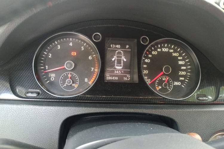 Used Volkswagen Magotan 2011 1.8TSI DSG Luxury Model Instrument Cluster