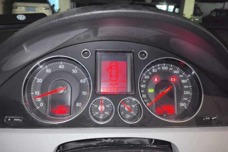 Used Volkswagen Magotan 2011 1.4 TSI Elite Edition Instrument Cluster