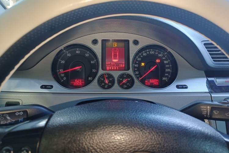 Used Volkswagen Magotan 2011 1.8TSI DSG Comfort Model Instrument Cluster