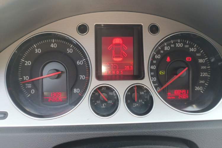 Used Volkswagen Magotan 2011 2.0 TSI DSG Comfort Edition Instrument Cluster