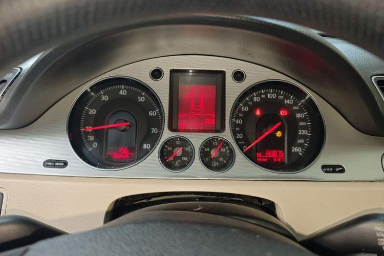 Used Volkswagen Magotan 2011 1.8TSI DSG Comfort Model Instrument Cluster