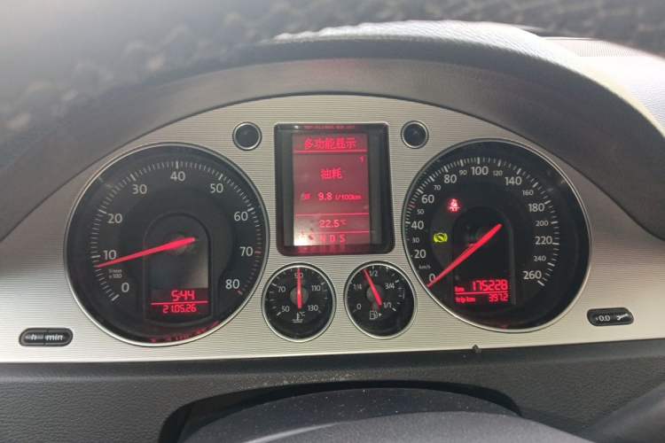 Used Volkswagen Magotan 2011 2.0 TSI DSG Luxury Edition Instrument Cluster