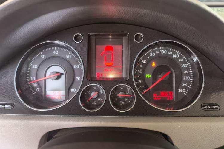 Used Volkswagen Magotan 2011 1.4 TSI Elite Edition Instrument Cluster