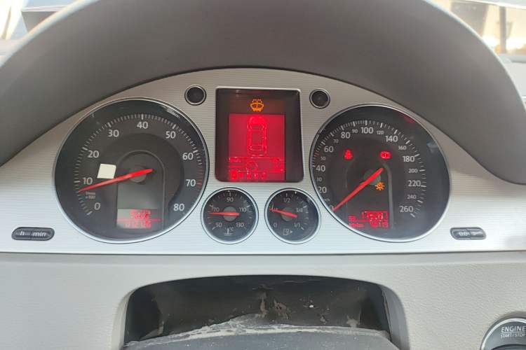 Used Volkswagen Magotan 2011 2.0 TSI DSG Comfort Edition Instrument Cluster