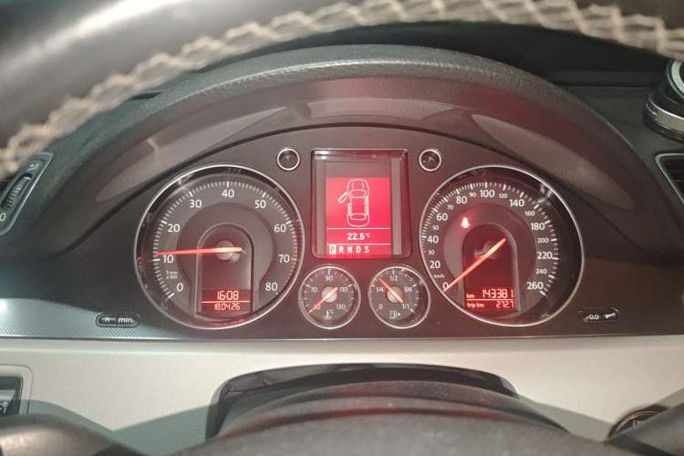 Used Volkswagen Magotan 2011 1.4 TSI Elite Edition Instrument Cluster