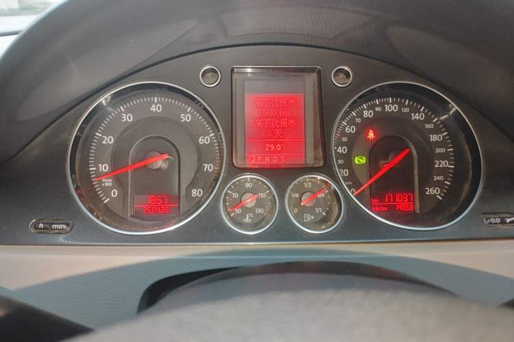 Used Volkswagen Magotan 2011 1.4 TSI Elite Edition Instrument Cluster