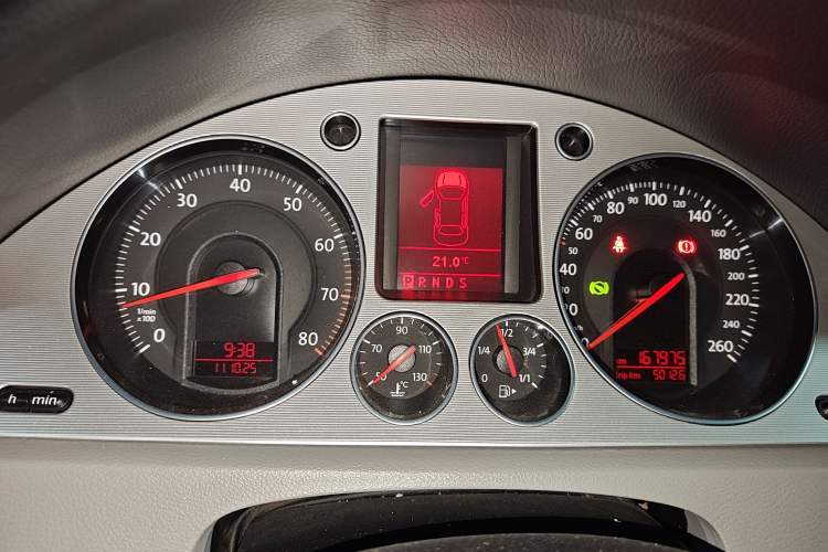 Used Volkswagen Magotan 2011 1.8TSI DSG Luxury Model Instrument Cluster