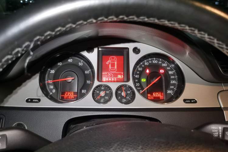 Used Volkswagen Magotan 2011 1.8TSI DSG Luxury Model Instrument Cluster