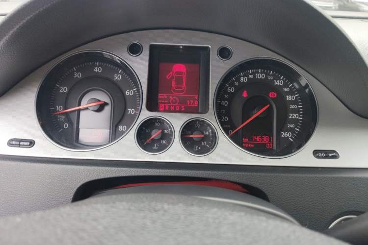 Used Volkswagen Magotan 2011 1.8TSI DSG Luxury Model Instrument Cluster