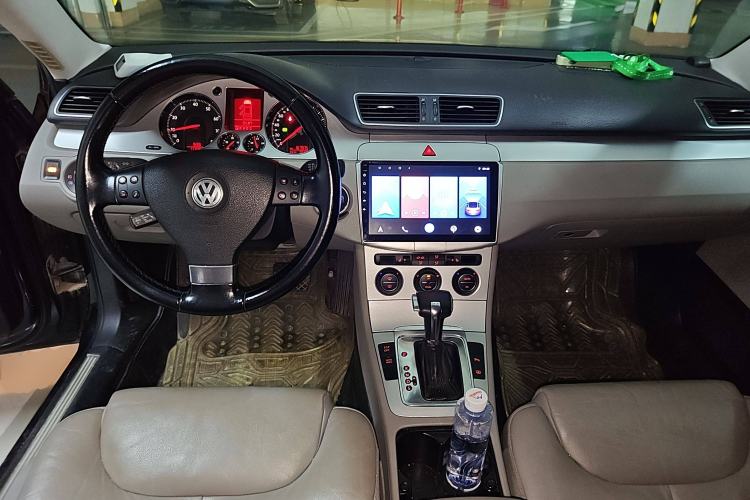 Used Volkswagen Magotan 2011 1.8TSI DSG Luxury Model Interior 2