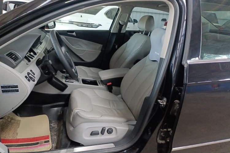 Used Volkswagen Magotan 2011 1.8TSI DSG Luxury Model Left Front Seat