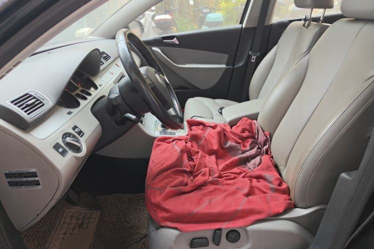 Used Volkswagen Magotan 2011 1.8TSI DSG Comfort Model Left Front Seat