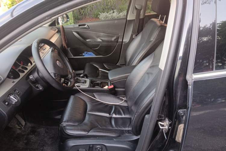 Used Volkswagen Magotan 2011 2.0 TSI DSG Luxury Edition Left Front Seat