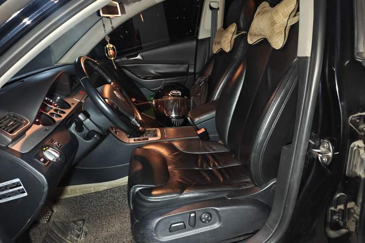 Used Volkswagen Magotan 2011 1.8TSI DSG Luxury Model Left Front Seat